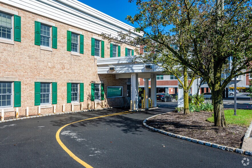 More Photos Of 250 Passaic Ave, Fairfield Office Residential For Lease