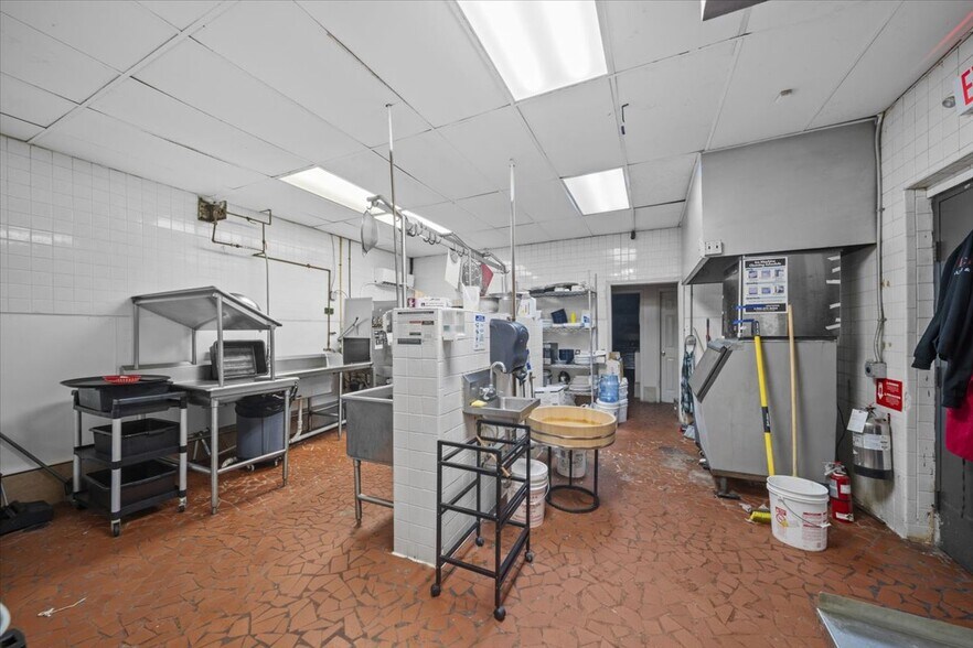 More Photos Of 111 Middleton Way, Greer Restaurant For Sale