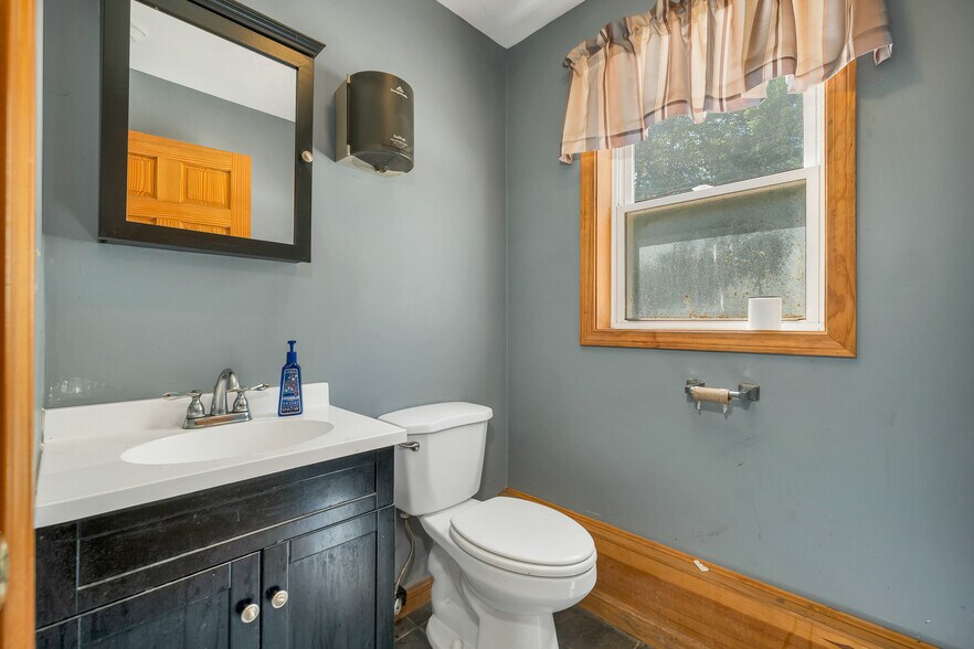 More Photos Of 147 Middle Rd, Center Tuftonboro Warehouse For Sale
