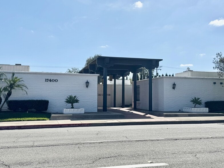 Primary Photo Of 17400 Irvine Blvd, Tustin Medical For Lease