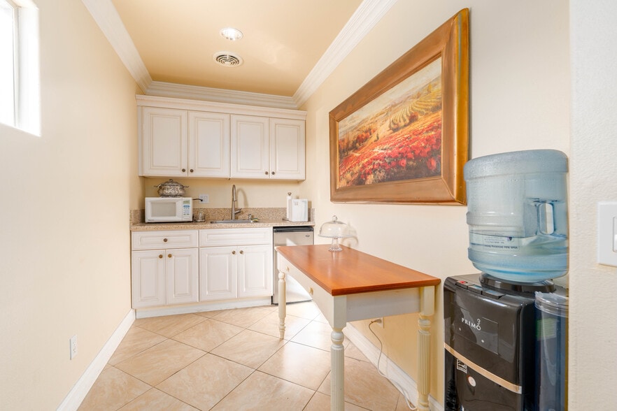 More Photos Of 4206 44th St, San Diego Healthcare For Sale