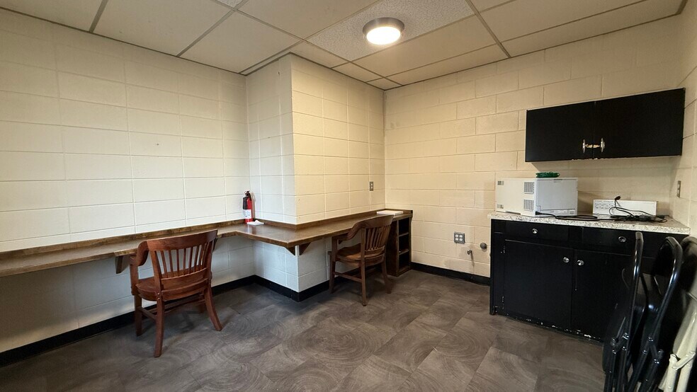 More Photos Of 1001 W Broadway St, Muskogee Medical For Sale