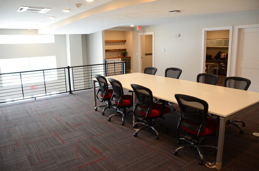 More Photos Of 21866 Williams Cir, Gretna Warehouse For Lease