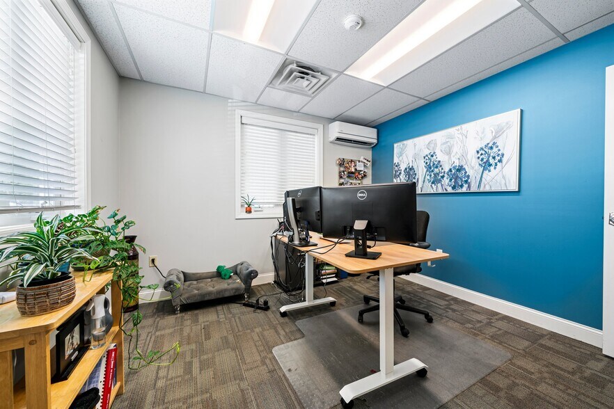 More Photos Of 1 Commons Dr, Londonderry Medical For Lease