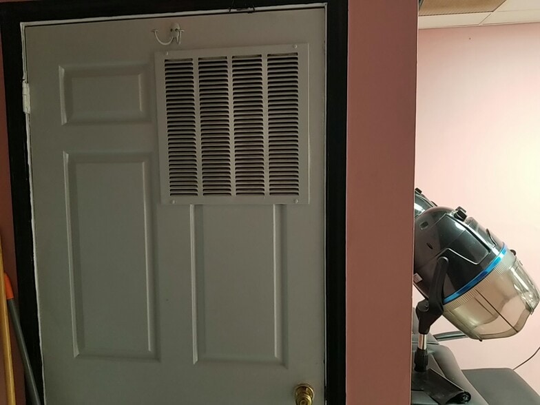 More Photos Of 4700 Stamp Rd, Marlow Heights General Retail For Lease