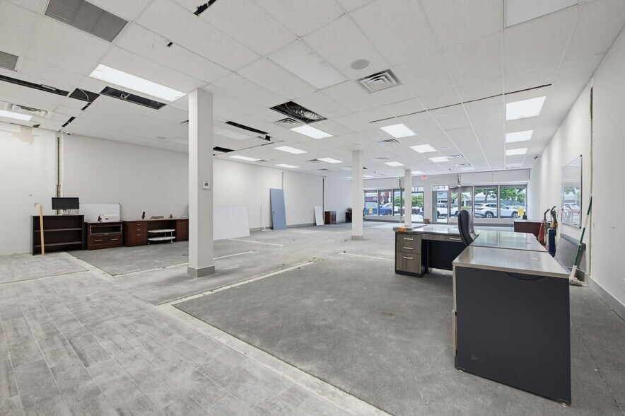 More Photos Of 3309 NE 33rd St, Fort Lauderdale Storefront Retail Office For Lease