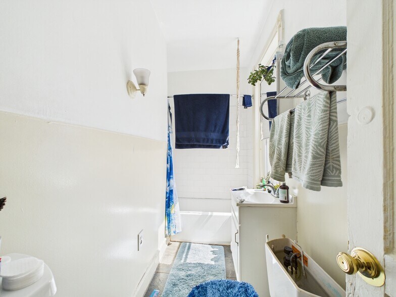 More Photos Of 4714 Woodland Ave, Philadelphia Apartments For Sale