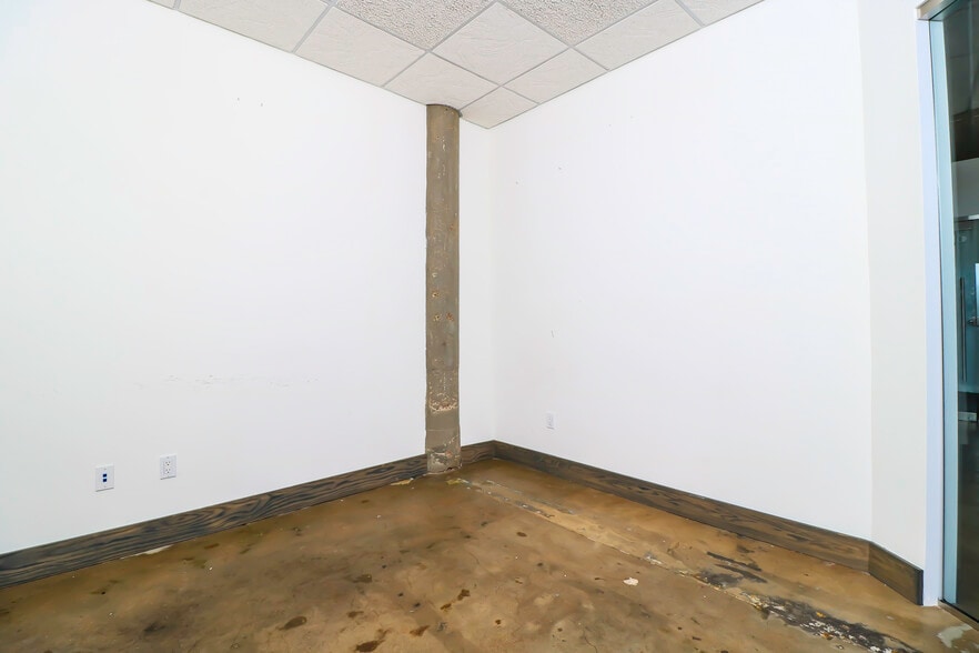 More Photos Of 1409 Washington Ave, Saint Louis Office For Sale