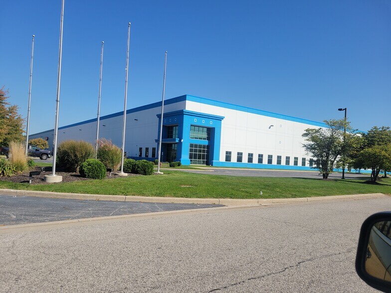 More Photos Of 6797 Fronius Dr, Portage Warehouse For Lease