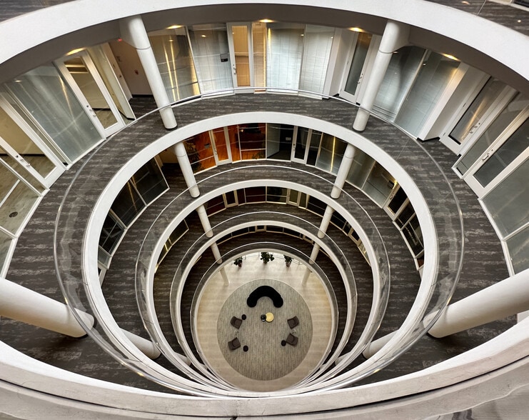 More Photos Of 770 S Post Oak Ln, Houston Office For Lease