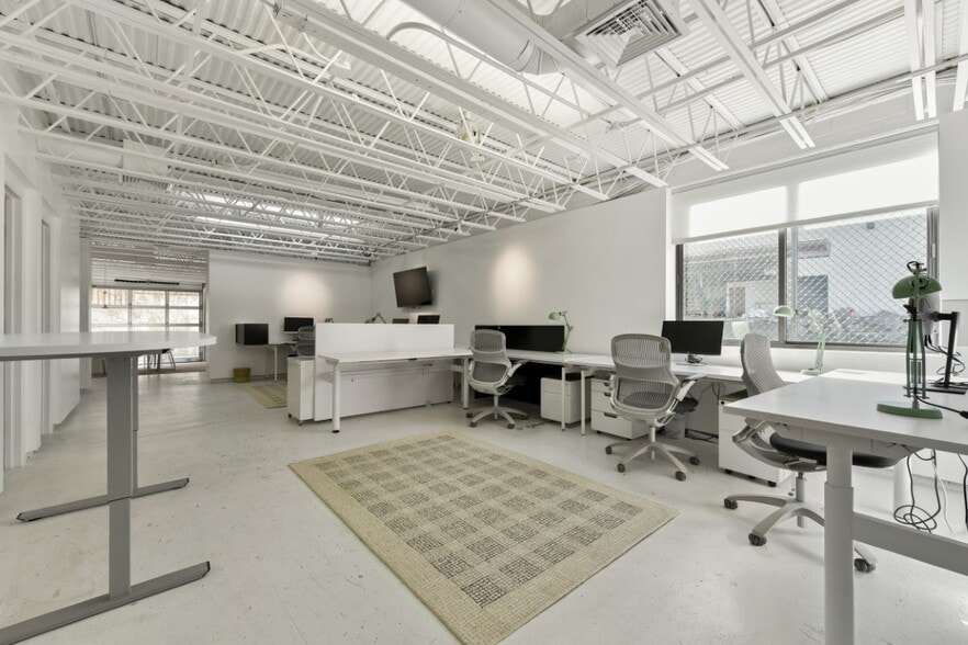 More Photos Of 555 E 2nd St, South Boston Loft Creative Space For Lease