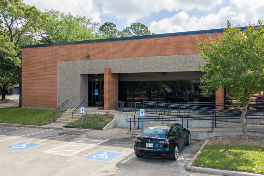 More Photos Of 9001 Jameel Rd, Houston Unknown For Lease