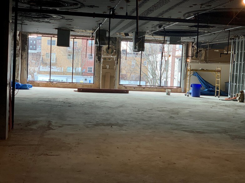 More Photos Of 975A E 13th St, Brooklyn Storefront Retail Office For Lease