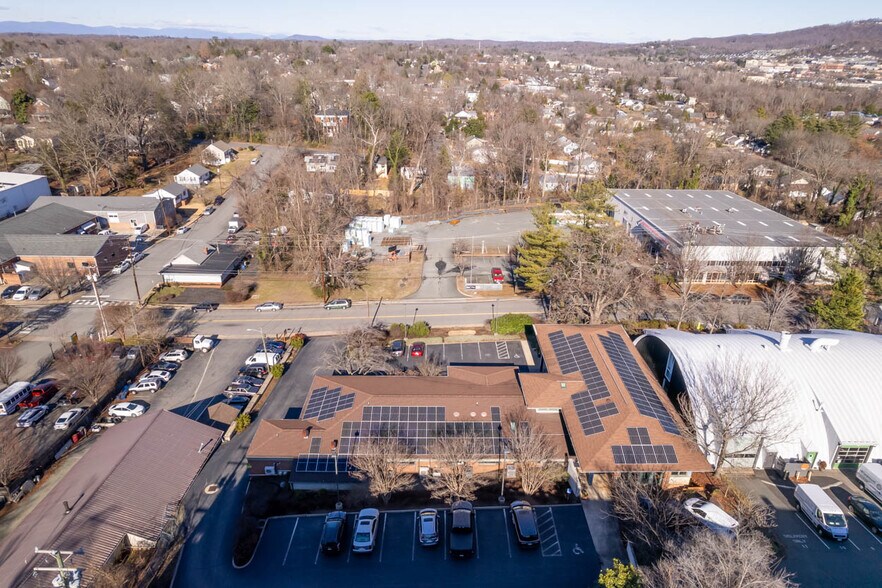 More Photos Of 1140 E Market St, Charlottesville Office For Lease