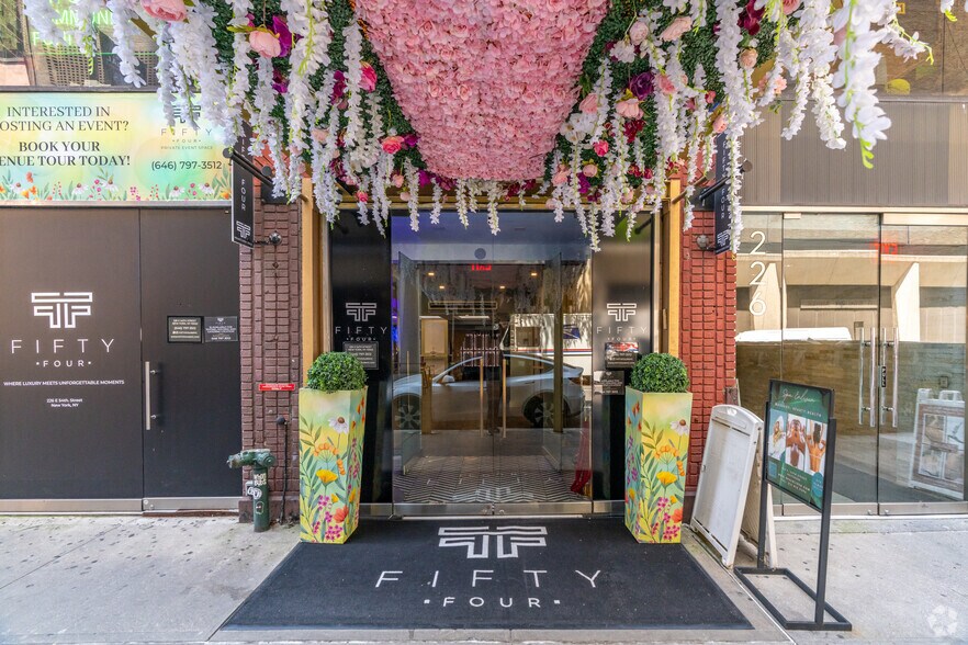 More Photos Of 226 E 54th St, New York Office For Sale