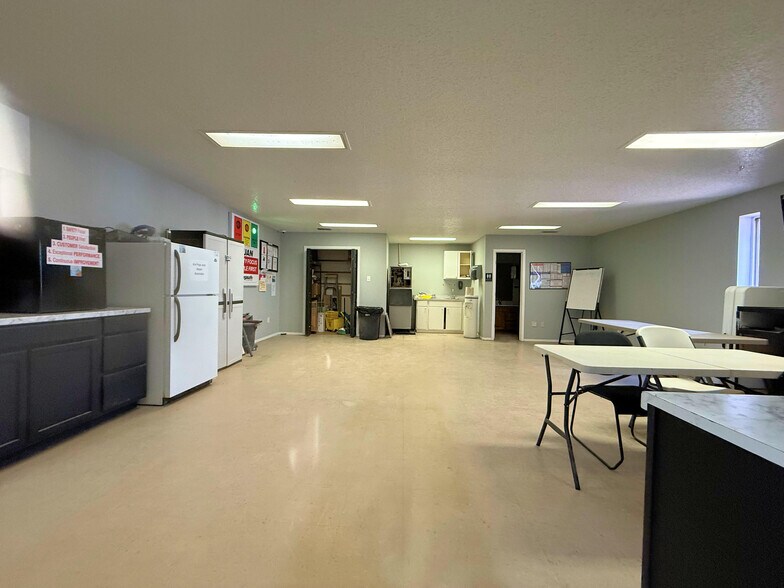 More Photos Of 600 S Davis St, Clovis Truck Terminal For Sale