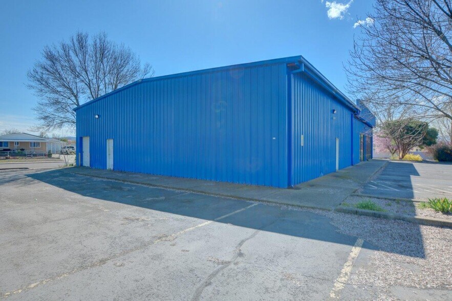 More Photos Of 2465 Avenue A, White City Freestanding For Sale