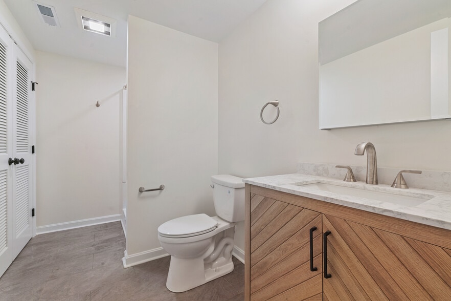 More Photos Of 202 High St, Chestertown Storefront Retail Office For Sale