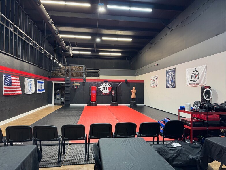 More Photos Of 1370 US Highway 80 E, Pooler Light Manufacturing For Lease