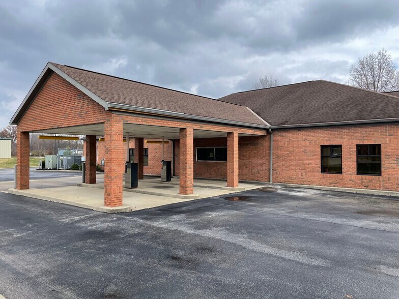 More Photos Of 7215 Riverport Plaza Dr, Louisville Freestanding For Sale