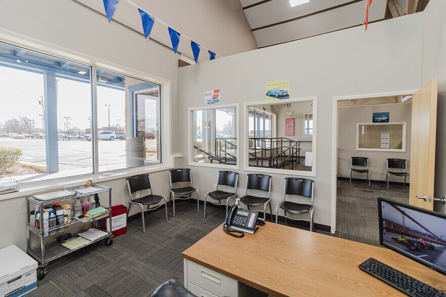 More Photos Of 3101 S Broadway St, Wichita Freestanding For Sale