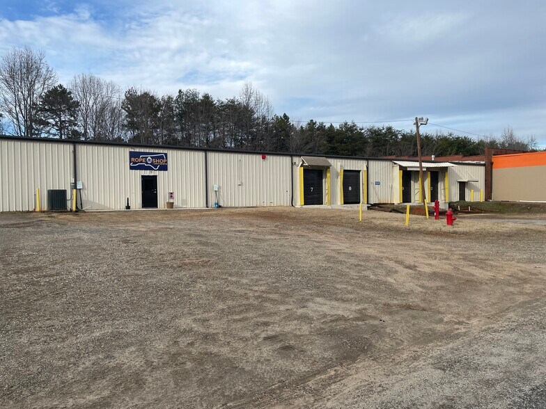 More Photos Of 245 Orbit Rd, Statesville Distribution For Sale