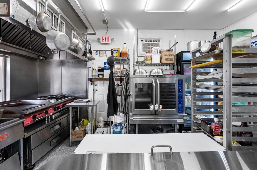 More Photos Of 2 Pond St, Bristol Storefront For Sale