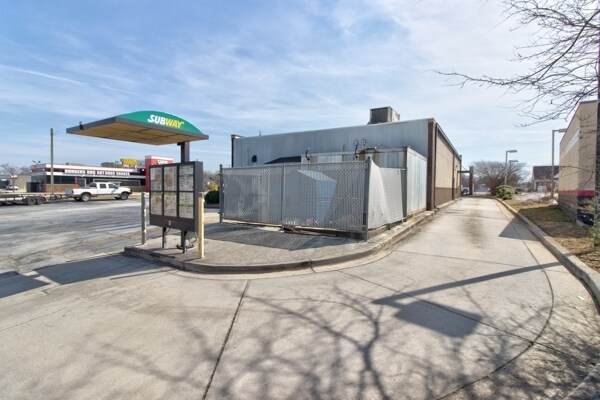 More Photos Of 394 W Butler Rd, Mauldin Restaurant For Sale