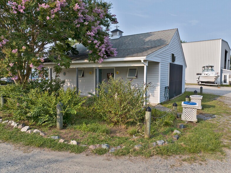 More Photos Of 989 Smith Point Rd, Reedville Marina For Sale