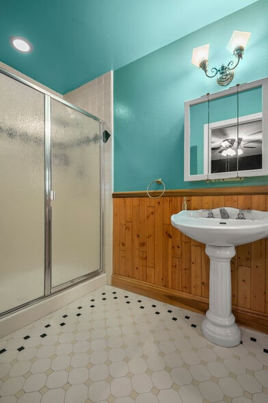 More Photos Of 790 California 2, Wrightwood Specialty For Sale