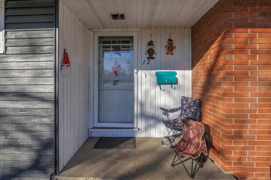More Photos Of 12-35 Grove Ct, Marysville Apartments For Sale