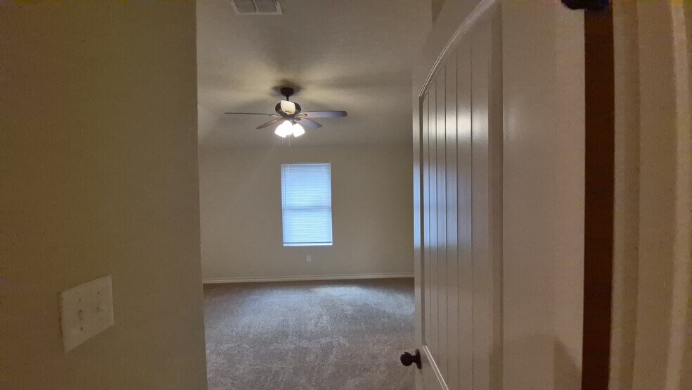More Photos Of 6866 Lakeview Dr, San Antonio Multifamily For Sale