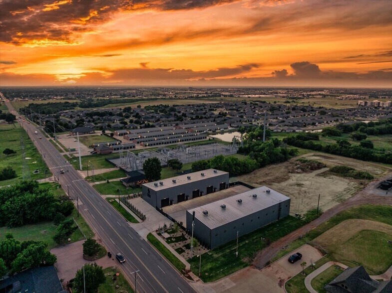 More Photos Of 1229 NW 122nd St, Oklahoma City Light Manufacturing For Lease