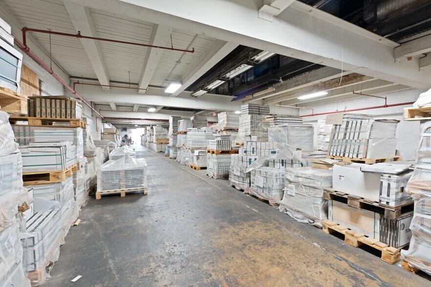 More Photos Of 488-500 Mulberry St, Newark Warehouse For Lease