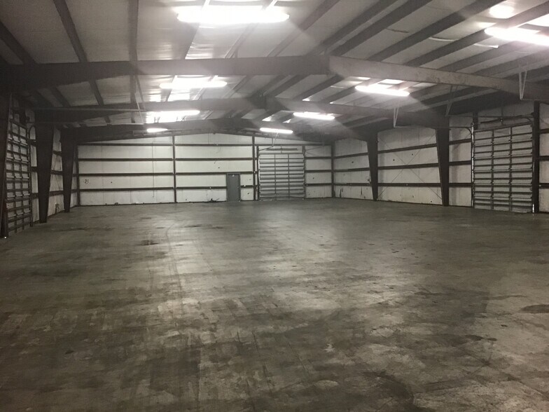 More Photos Of 418 S Padre Island Dr, Corpus Christi Showroom For Lease