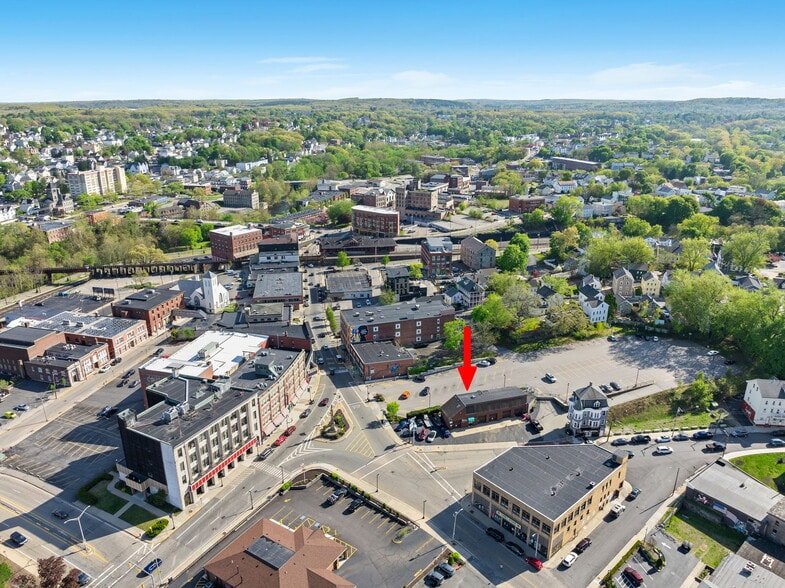 More Photos Of 18 Blackstone St, Woonsocket Auto Repair For Sale