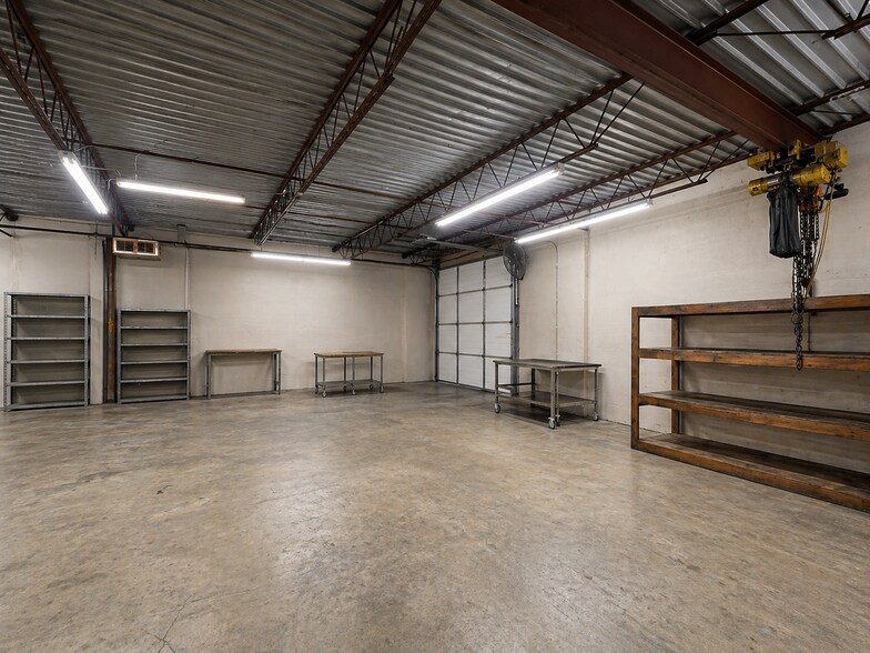 More Photos Of 820 Shelby Ln, Austin Warehouse For Lease