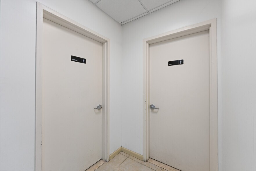 More Photos Of 136-33 37th Ave, Flushing Medical For Lease
