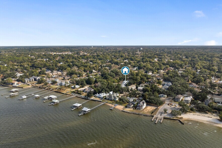 More Photos Of 355 S Mobile St, Fairhope Dormitory For Sale