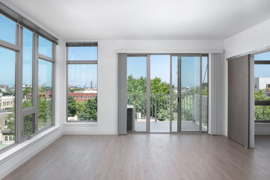 More Photos Of 211 W Mineral St, Milwaukee Apartments For Lease