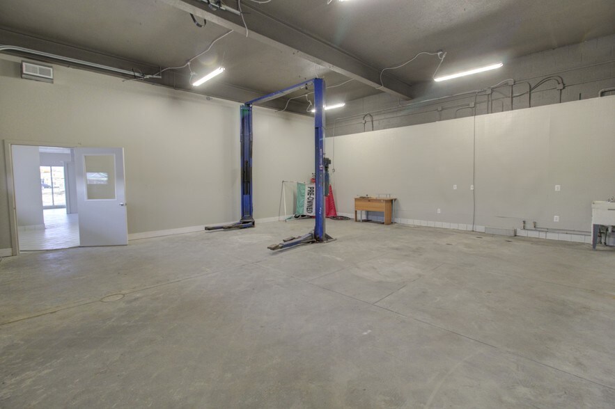 More Photos Of 2112 Cleveland Rd W, Huron Freestanding For Lease