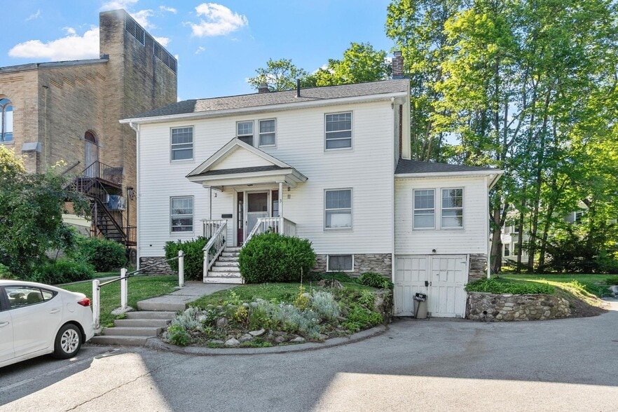 More Photos Of 2 Ureco Ter, Worcester Apartments For Sale