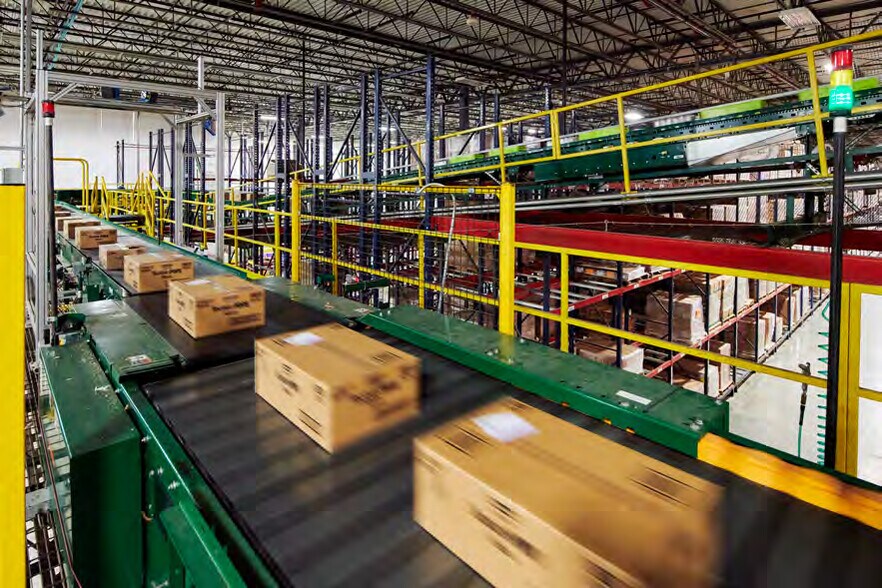 More Photos Of 9700 NW 112th Ave, Medley Distribution For Lease