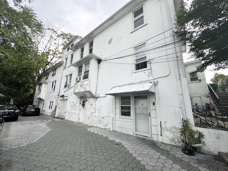 More Photos Of 46 N Fulton Ave, Mount Vernon Apartments For Sale