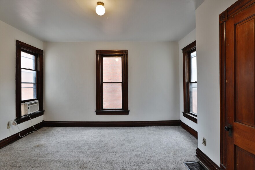 More Photos Of 51 Clark Pl, Columbus Multifamily For Sale