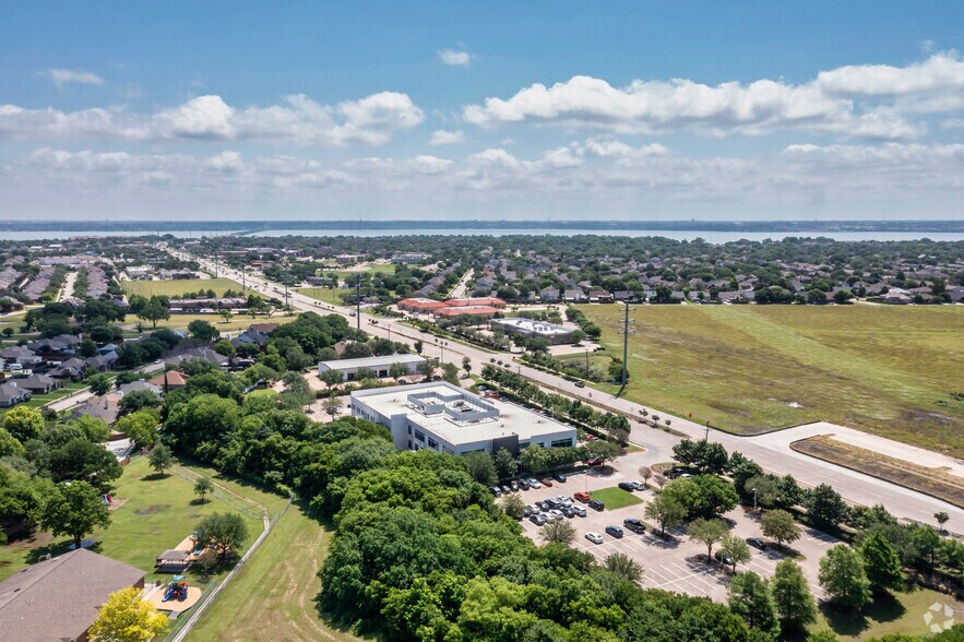 More Photos Of 7501 Lakeview Pkwy, Rowlett Medical For Lease