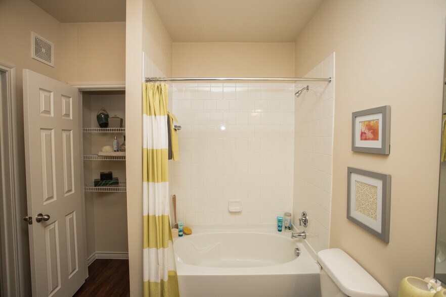 More Photos Of Mooreview Pky @ Loudoun County Pky, Ashburn Unknown For Lease