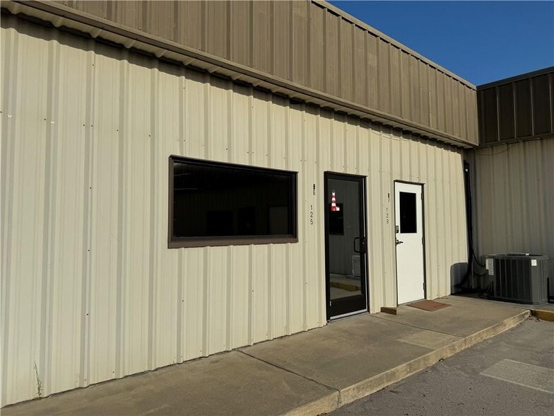 Primary Photo Of 125 Skyspaces Ct, St Simons Island Office For Sale