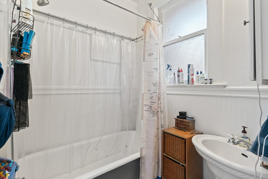 More Photos Of 123-127 Albion St, San Francisco Apartments For Sale