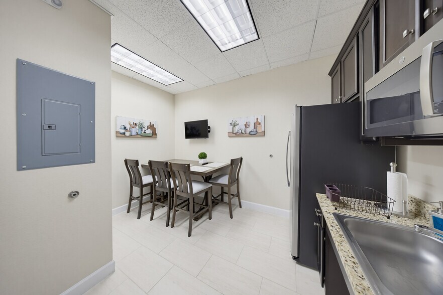 More Photos Of 1526 Katy Gap Rd, Katy Office For Sale